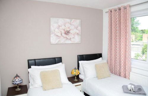 SM Dreams Unlimited Serviced Accommodation- Stanwell-Staines-Heathrow - Foto 65