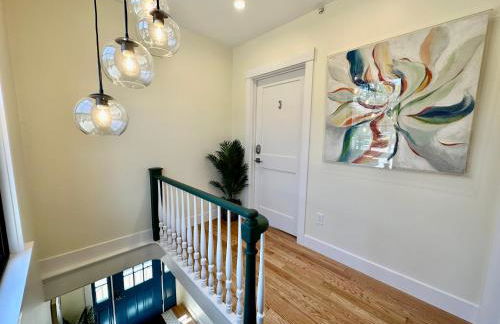 Epic Downtown Newport 6BR Whole House w Parking - Foto 32