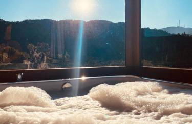 Romantic Getaway with Jacuzzi and Breakfast in Rancho Queimado - Photo 4