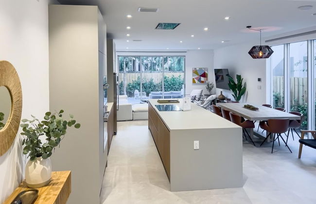 The Modernista 2 - Large Townhome With Pool - Foto 11