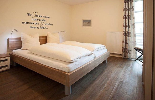 Residence on Lake Balmer - Photo 3