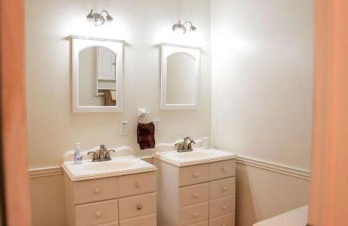 Group Cabin with Kayaks and Foosball Table in La Grange, Texas - Foto 15