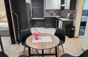 Modern 2-Bed High Spec Flat Apartment in Town Centre - Foto 1