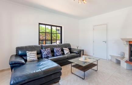 Stylish 3 BDR Retreat with Pool by LovelyStay - Foto 21