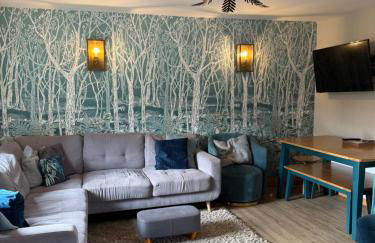 Distillers Cottage, Peaceful rural retreat in Lanarkshire, onsite craft distillery, hot tub, bbq hut, central for exploring Scotland - Photo 8