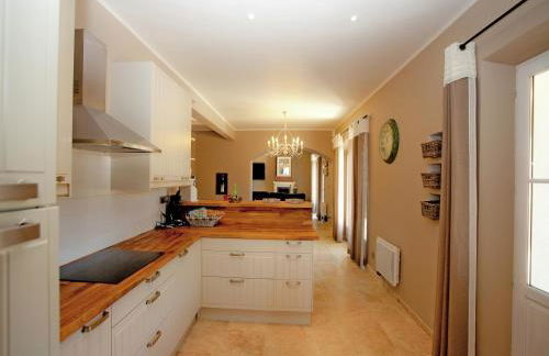 Villa in Provence with Infinity Pool - Foto 16