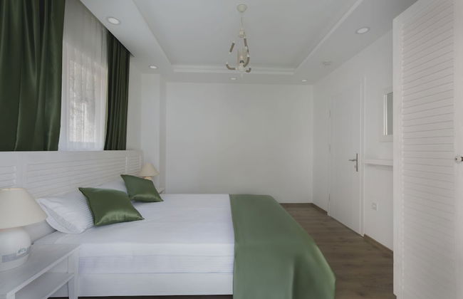 Kybele Suits - Photo 20