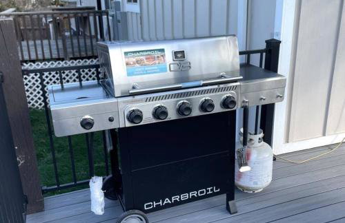 2 whole houses, Fire pit, Game room, feel at home. - Foto 79