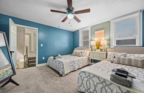 NEW! High-end Manchester Home w/ a hot tub - Foto 26