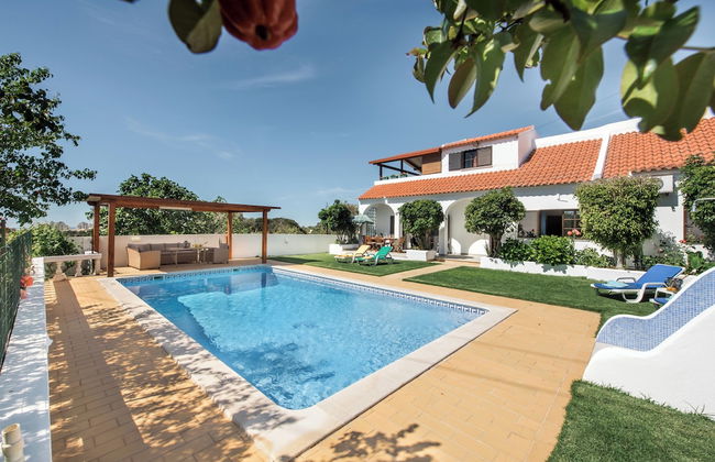 Villa V3 With Private Pool and air Conditioning and Free Wifi Internet - Photo 1