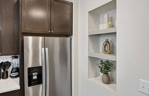 Chill & Tone 1BR Frisco King & Sofa, Gym & Pool - Foto 12