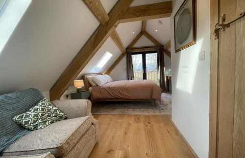 Upper Gelli Luxury Holiday Lodge, Converted Dairy & Cosy Shepherds Huts - Photo 6