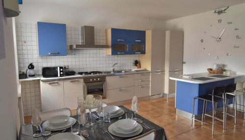 Appartamento Da Romina con parcheggio gratuito - Photo 2, stove