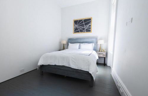 E10-2 Designer East Village Townhouse 1BR W D - Foto 11