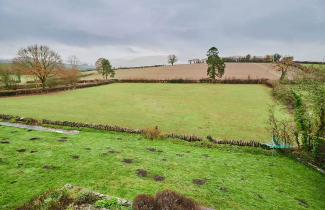 Host Stay Penrheol Farmhouse - Photo 21