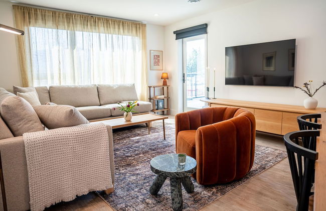 Sea Eagles Landing by Revelstoke Vacations - Photo 1