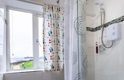 Beach Front Flat, Brodick - Photo 18