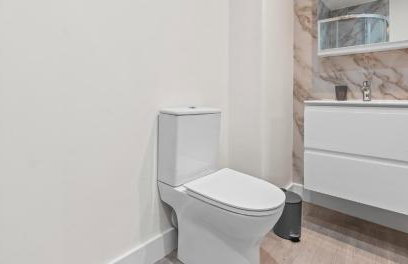 2BR Apartment with Sofa bed I Prime Town Centre Location I Gold St D-Lux, Modern Amenities, Walk to Train, Bus Stations, Shops & Cafés I Leisure and Business Stays Welcome - Foto 49