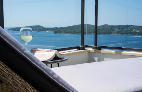 Apartmani D & J with Heated Pool & Stunning Sea View - Photo 5