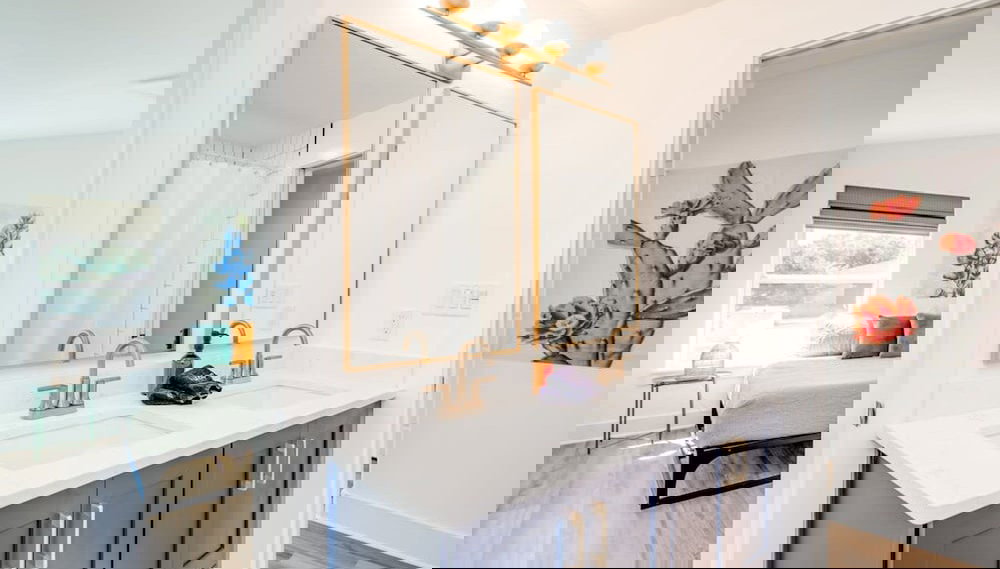 Modern 3 2 two Kings hot tub Fire pit 16min to Wine Trail Nearby Pickleball Courts Pools - Foto 1, Zimmer