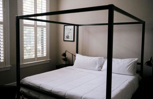 Top 1 Rated 4BR Lincoln Park House - King Bed - Photo 17