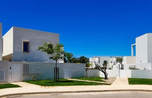 FLH Vilamoura Duplex with Terrace & Pool - Photo 19