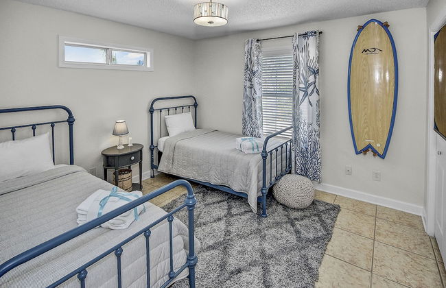 Pet Friendly Beach House with Arcade Games - Photo 3