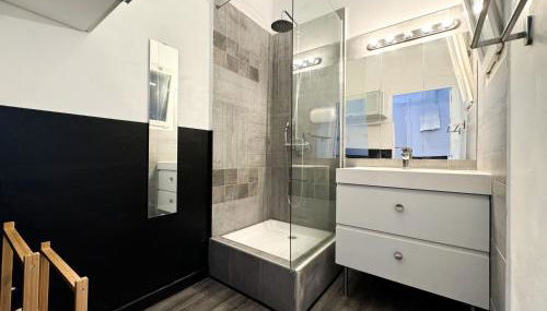 T4 idéal famille à La Joliette - confort et calme - Foto 5, towels, Shower