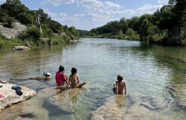 NEW! The Yellow Door- Downtown Wimberley w/ River Access - Foto 40