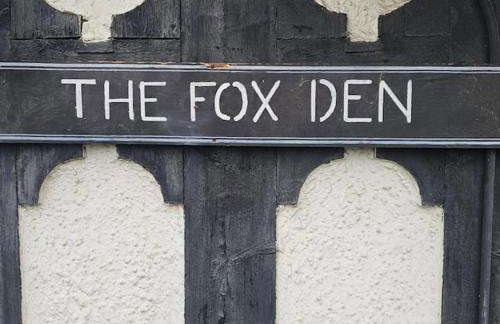 The Fox Den - Photo 16