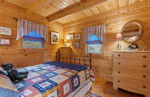 Lakefront Log Cabin on 2 acres - Photo 32
