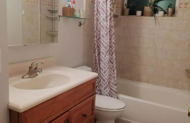 Beautiful home with your own entrance in Sandy - Foto 2