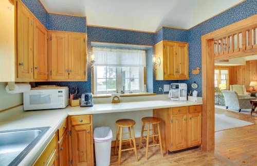 Kennebunkport Getaway with Grill Walk to Beach! - Foto 8