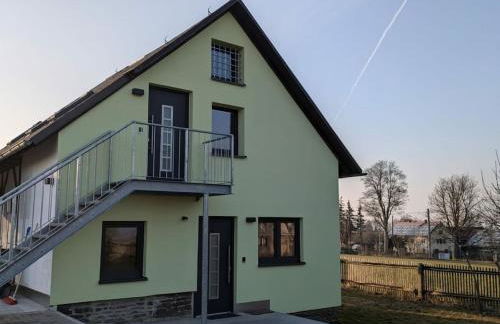 Holiday home in Oelsnitz with swimming pool - Foto 1