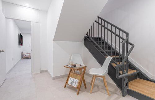 Modern Duplex Escape w Backyard - Foto 11