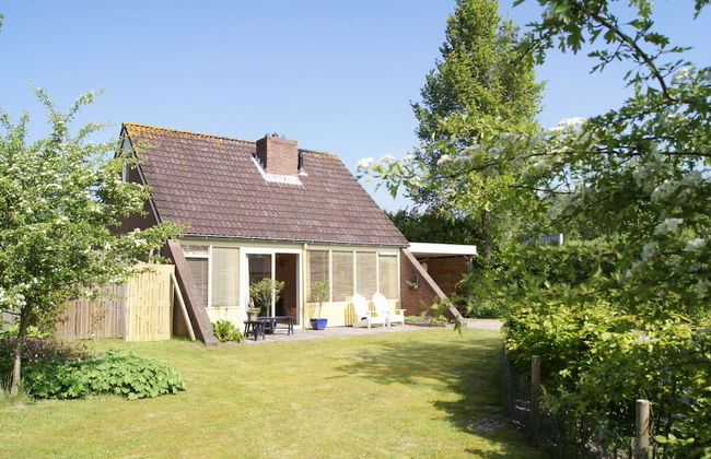 Cozy Holiday Home with Hot Tub in Lauwersoog by Lake - Foto 14