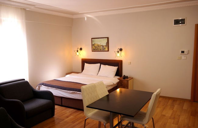 Sheriff Residence - Photo 9