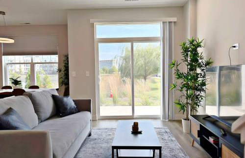 Modern 4BR Townhouse with Parking & Lake Views - WVille rep 4 - Foto 2