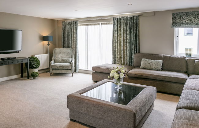 The Townhouses @ Carus Green - Photo 4