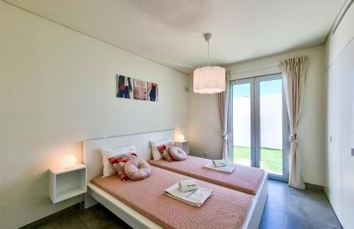 FLH Vilamoura Duplex with Terrace & Pool - Photo 8