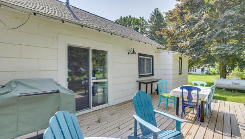 South Haven Farmhouse with Fire Pit, 4 Mi to Beach! - Foto 3