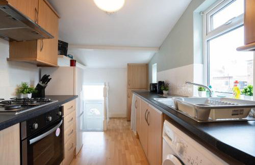 4Bedrooms-3Bath-9Beds-Wallsend- by Holiday Homes - Foto 25