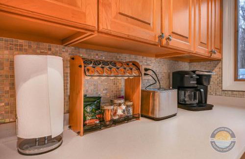 Modern Lake Geneva Condo with Year-Round Views - Foto 9