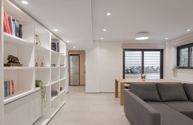 Athenian Riviera Secluded Apartment - Photo 29