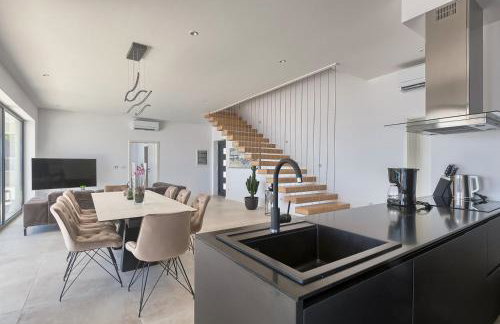 Villa Ateneum with sea view, jacuzzi and infinity pool - Foto 31