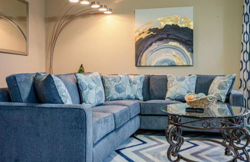 Modern 5BR Retreat with Office Fully Furnished - Foto 57