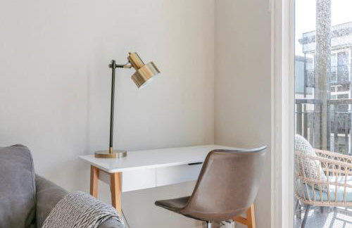 Blueground Emeryville pool nr Bay Street Park SFO-1987 - Foto 5