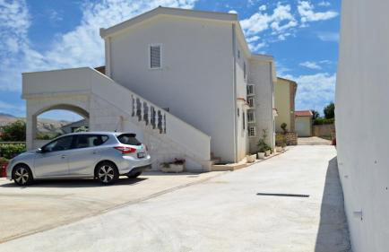 Sunny Bi-Pi Apartment - Photo 32