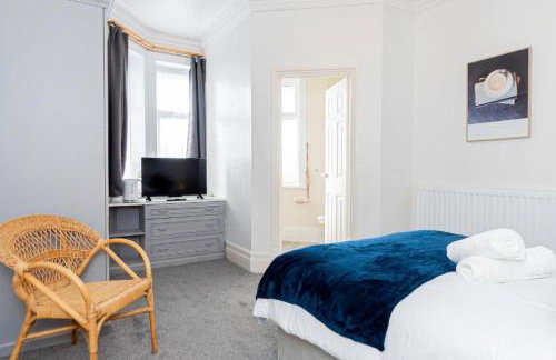 Contractor Stay above bar and restaurant - Foto 24