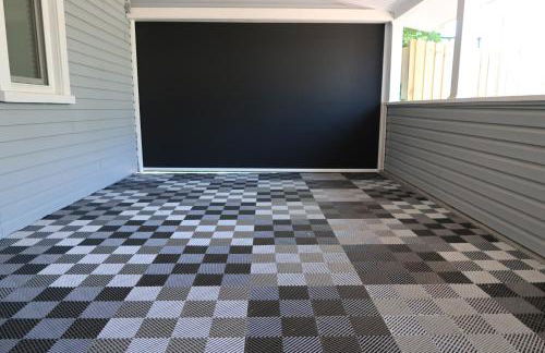 Downtown 3BR Gem - Hot Tub - Covered Parking - Fenced Yard - Foto 4